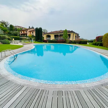 Apartment And Pool